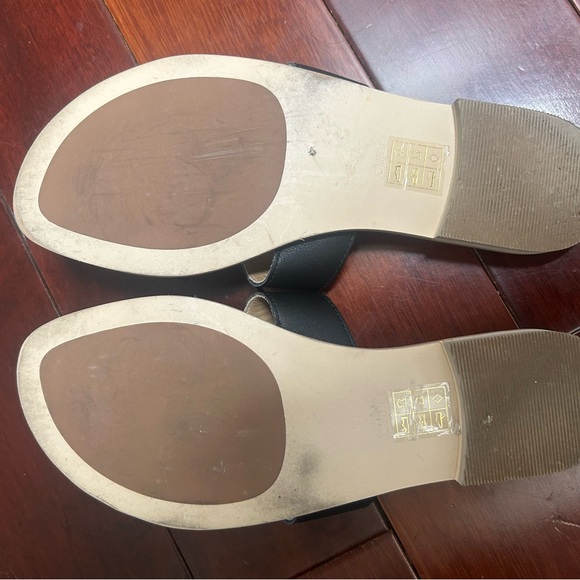 Quince Italian Leather cut out Black Slide Sandals - Picture 4 of 4